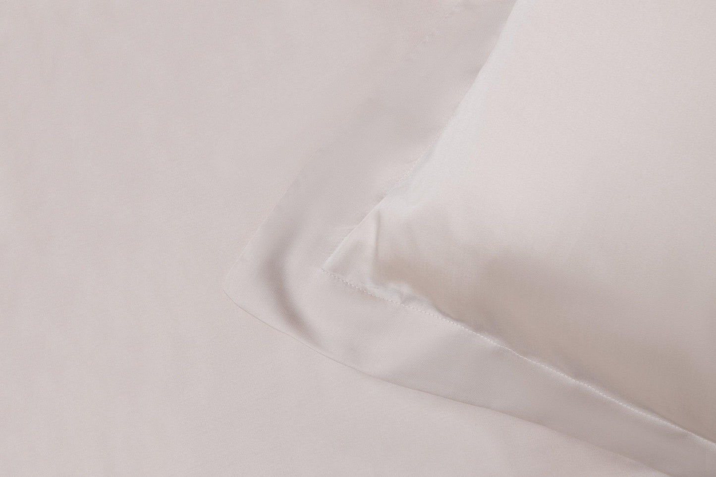 Pearl wheat vegan silk pillowcase