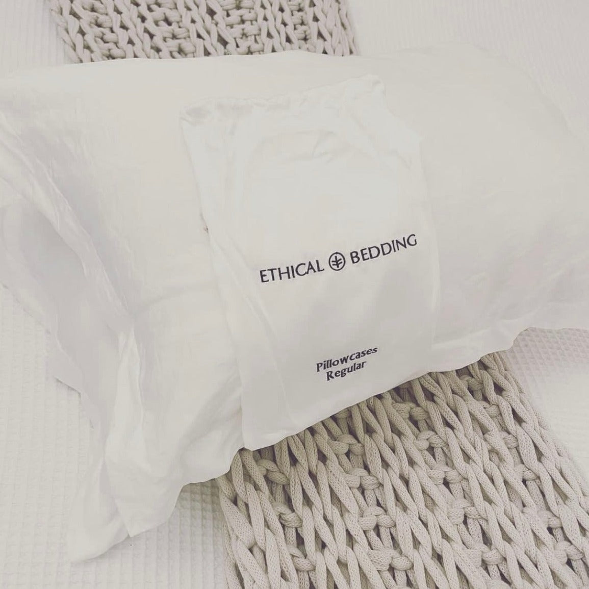 Cool & Comfy Silk Pillowcase Pair (Eucalyptus)